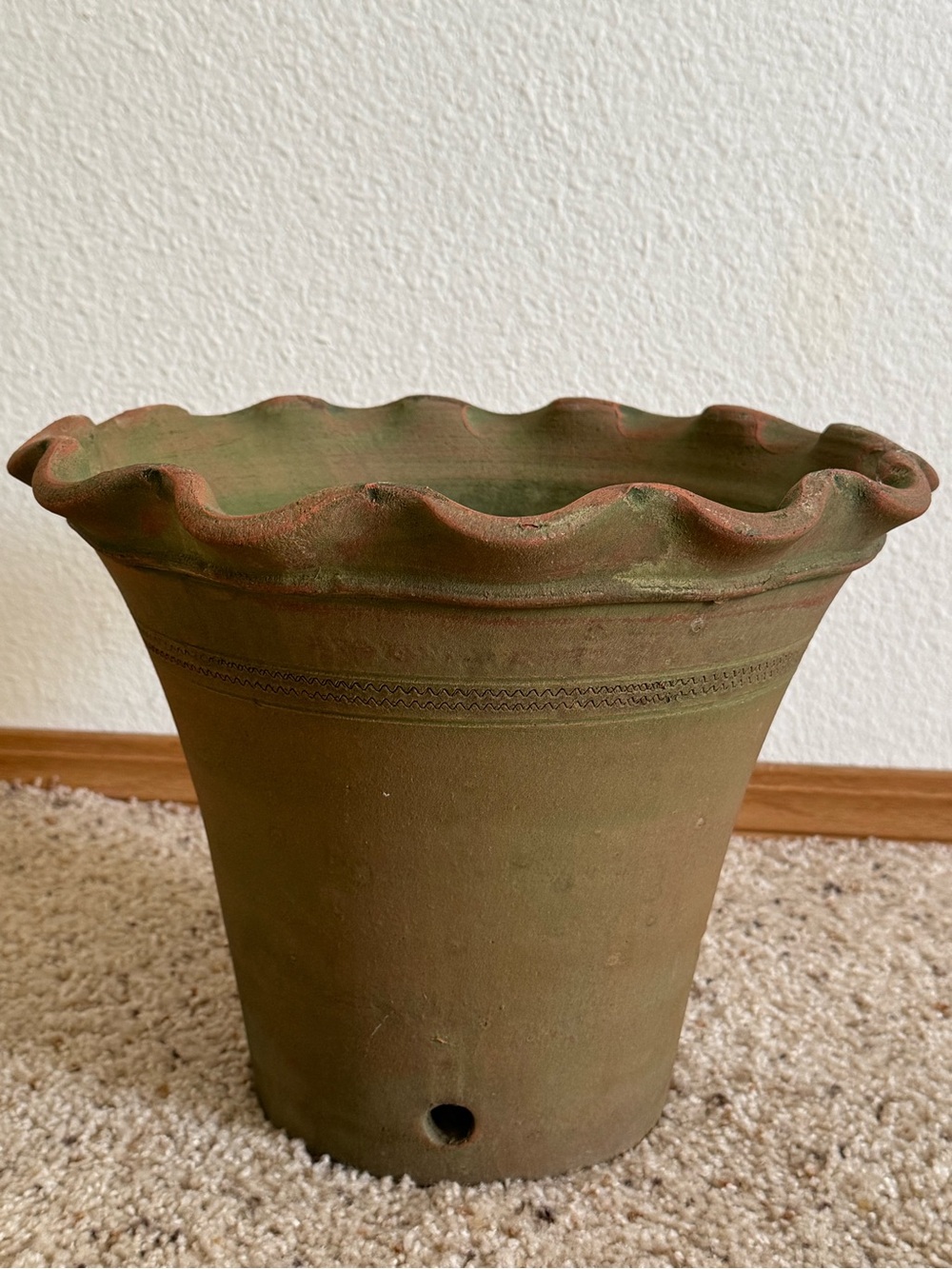 G. Wolff & Co. 2007 #10 Ruffled Edge Planter Flower Pot - Picture 5 of 11